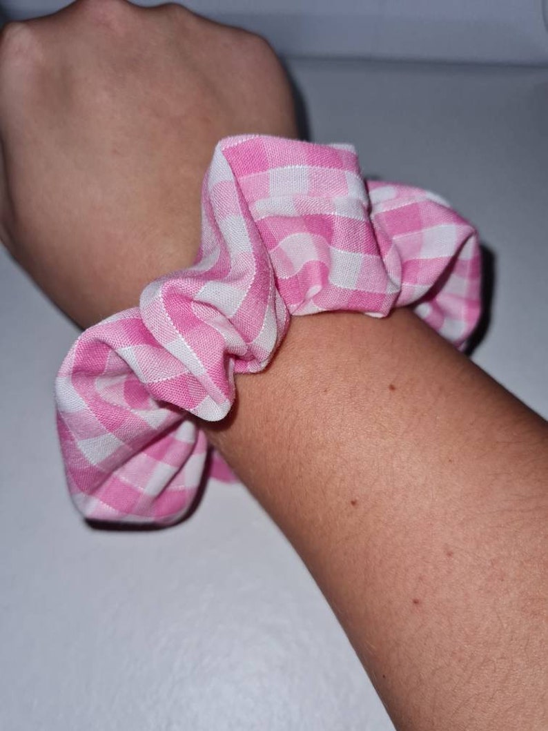 snag free scrunchies Pink Gingham Scrunchies gifts gingham scrunchies hair bands pink scrunchies hair accessories