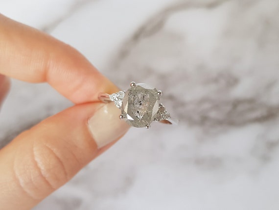 AMAZING diamond engagement ring,salt oval diamond… - image 6