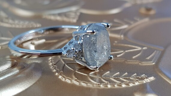 AMAZING diamond engagement ring,salt oval diamond… - image 3