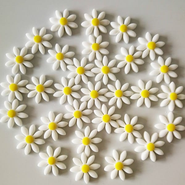 50 Edible Daisy Flowers Blossom, Sugar Cake Cupcake Decorations, Toppers for Birthday or Wedding