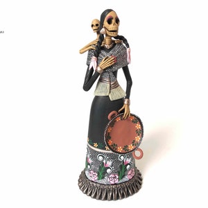 Catrina artisanale avec son bébé - 30 cm. 12 pouces.
