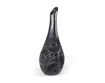 Vase „Río Chico“, handgefertigt aus schwarzem Ton, 36 cm (14,1 Zoll) – Mexikanische Kunst