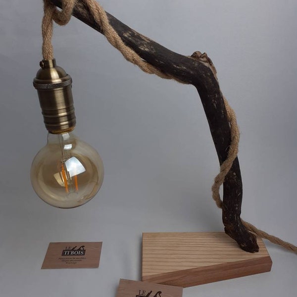 Lampe en bois flotté