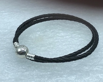 Pandora”, 22CM/8,6 Ins. Doppeltes schwarzes geflochtenes Leder runder Verschluss “22CM / 8,6 Zoll Armband, S925ALE ..