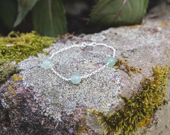 Silver bracelet with 3 green Aventurine