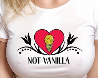 Camiseta sutil y original para mujer. Ropa para swingers. Esposa liberal. Consulta la tabla de tallas.