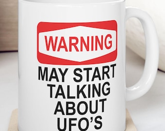 Taza de cerámica OVNI - Diseño de extraterrestres, divertida taza de café, regalo para amantes de los OVNIs, amantes de los extraterrestres, temática espacial, fan de la ciencia ficción / 325 ml - 433 ml