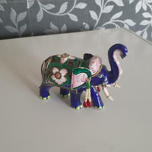 Éléphant en métal