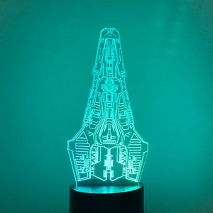 Lámpara de luz nocturna Elite Dangerous Federal Corvette, USB o alimentada por batería, con control remoto, 16 colores.