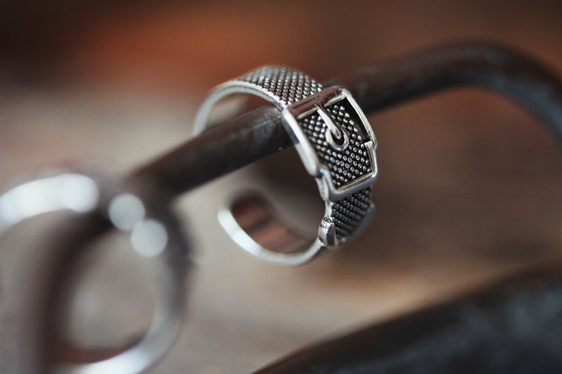 Vintage Belt Open Ring