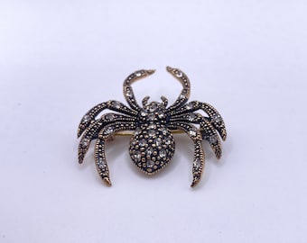Antique Style Spider Brooch-Animal Theme Jewellery-Handcrafted Brooch-Hallooween Theme-Halloween Brooch