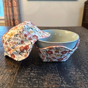 Reversible Microwave bowl cozy set of two, floral bowl cozy, handmade bowl cozy, gift under 25, winter gift, pot holders, Christmas gift