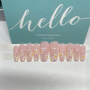 White daisies flower,baby pink,light pink press on nails, fake nails, long nails, short nails, square nails, coffin nails, press on nails