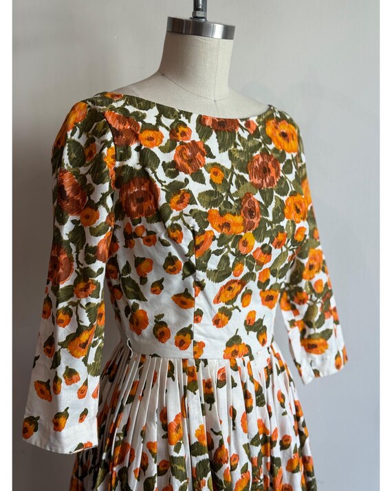 1950s floral cotton dress with full skirt and thr… - image 3