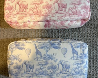 Medium rectangle toile travel case in pink or blue