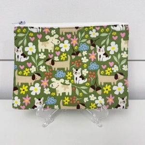 Bolsa con cremallera con diseño de perros y flores verdes - Amante de los animales - Organizador de carteras de regalo - Monedero - Lindos cachorros - Bolsa con cremallera hecha a mano en colores brillantes