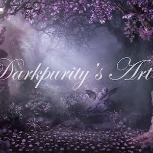 Può includere: Un'illustrazione digitale in tonalità viola che raffigura una scena boschiva con un piedistallo in pietra, una statua alata e una piccola figura alata. Il testo Darkpurity's Art è centrato in carattere corsivo bianco sul paesaggio nebbioso.