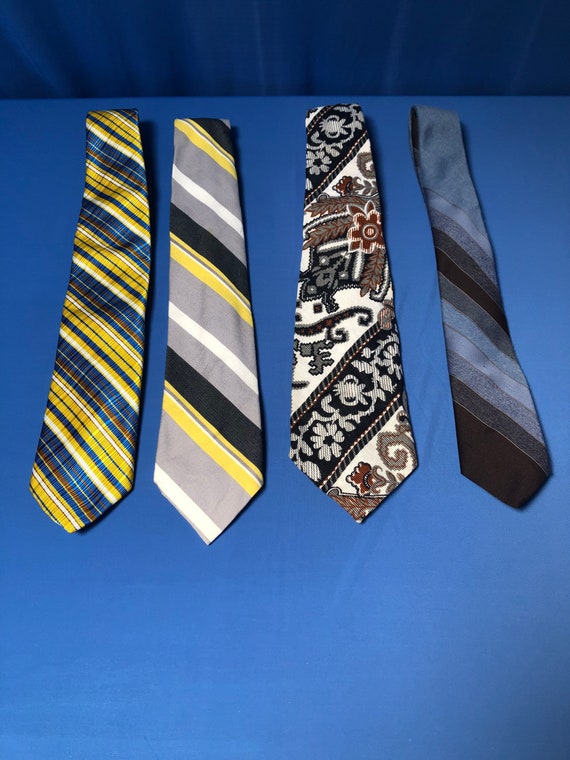 4 Handsome Vintage ties - Gem