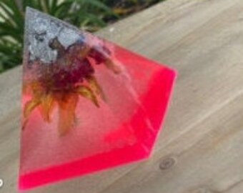 Floral Toxic Cloud UV Smoke Pyramid
