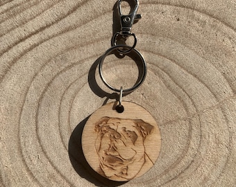 British Bulldog Face Engraved Round Wooden Keyring, Dog Key Chain, Dog Gift, Dog Christmas Stocking Filler Gift, Old English Bulldog