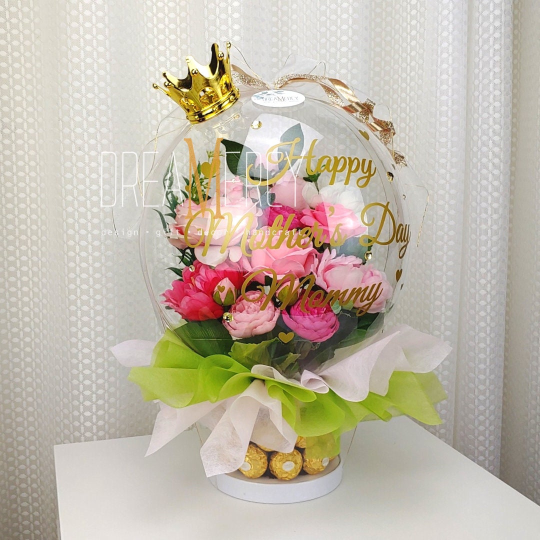 Flower box with baloon and boukey - Ideal Floral Ideas