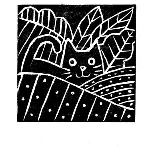 Gato al acecho. Impresión en papel de un grabado en linóleo con tinta base agua. Diseño original. Cat on the prowl, linocut print on paper.