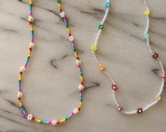 Daisy Flower Seed Bead Choker: Colorful Handmade Necklace