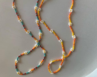 Daisy Flower Seed Bead Choker: Colorful Summer Jewelry