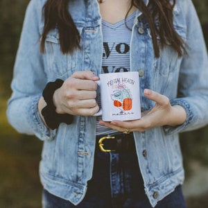 Tasse de questions de santé mentale, cadeau de thérapeute, cadeau de conseiller, tasse de sensibilisation à la santé mentale, cadeau pour ami, cadeau de thérapie, cadeau de travailleur social image 3