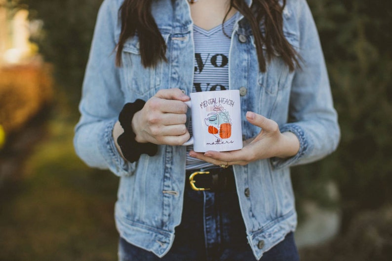 Tasse de questions de santé mentale, cadeau de thérapeute, cadeau de conseiller, tasse de sensibilisation à la santé mentale, cadeau pour ami, cadeau de thérapie, cadeau de travailleur social image 3