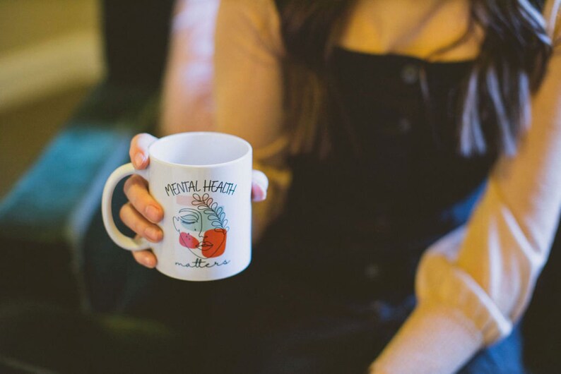 Tasse de questions de santé mentale, cadeau de thérapeute, cadeau de conseiller, tasse de sensibilisation à la santé mentale, cadeau pour ami, cadeau de thérapie, cadeau de travailleur social image 2