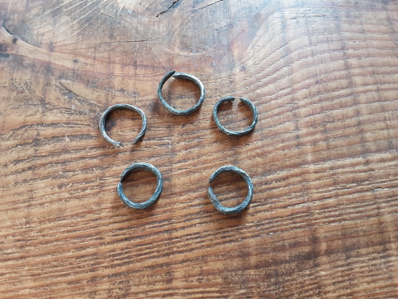 Anillos celtas forjados en acero imagen 2