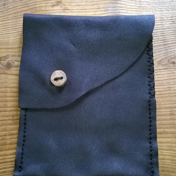 Pochette médiévale en cuir cousue à la main