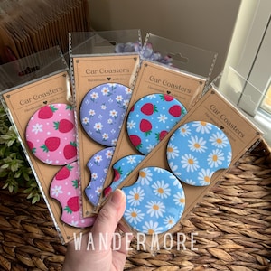 Sottobicchieri per auto Strawberry & Daisy: accessori per auto in neoprene - set da 2