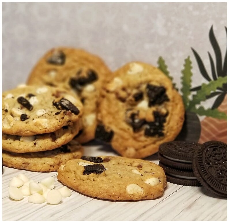 DonMiggy's Best Ever Chocolate Chip Cookies and Cream image 2