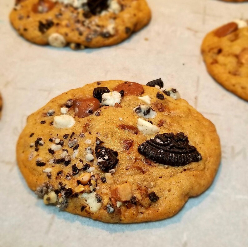 DonMiggy's Best Ever Chocolate Chip Cookies and Cream image 7