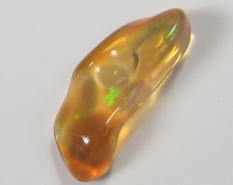1.80Ct Natural Play Of Colours Mexican Jelly Opal Visual Attached