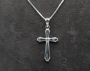 Halskette mit großem Kreuz Anhänger Schmuckmetall Steinbesatz Markasiten Barock 