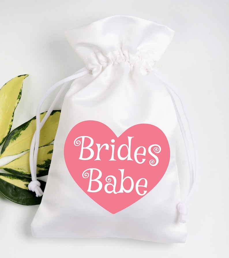 Brides Babe Bridesmaids/' Gift bags Wedding Favor bags Survival Kit Custom favor bag Goodie Bags Party bags Personalized Custom Favor Bags