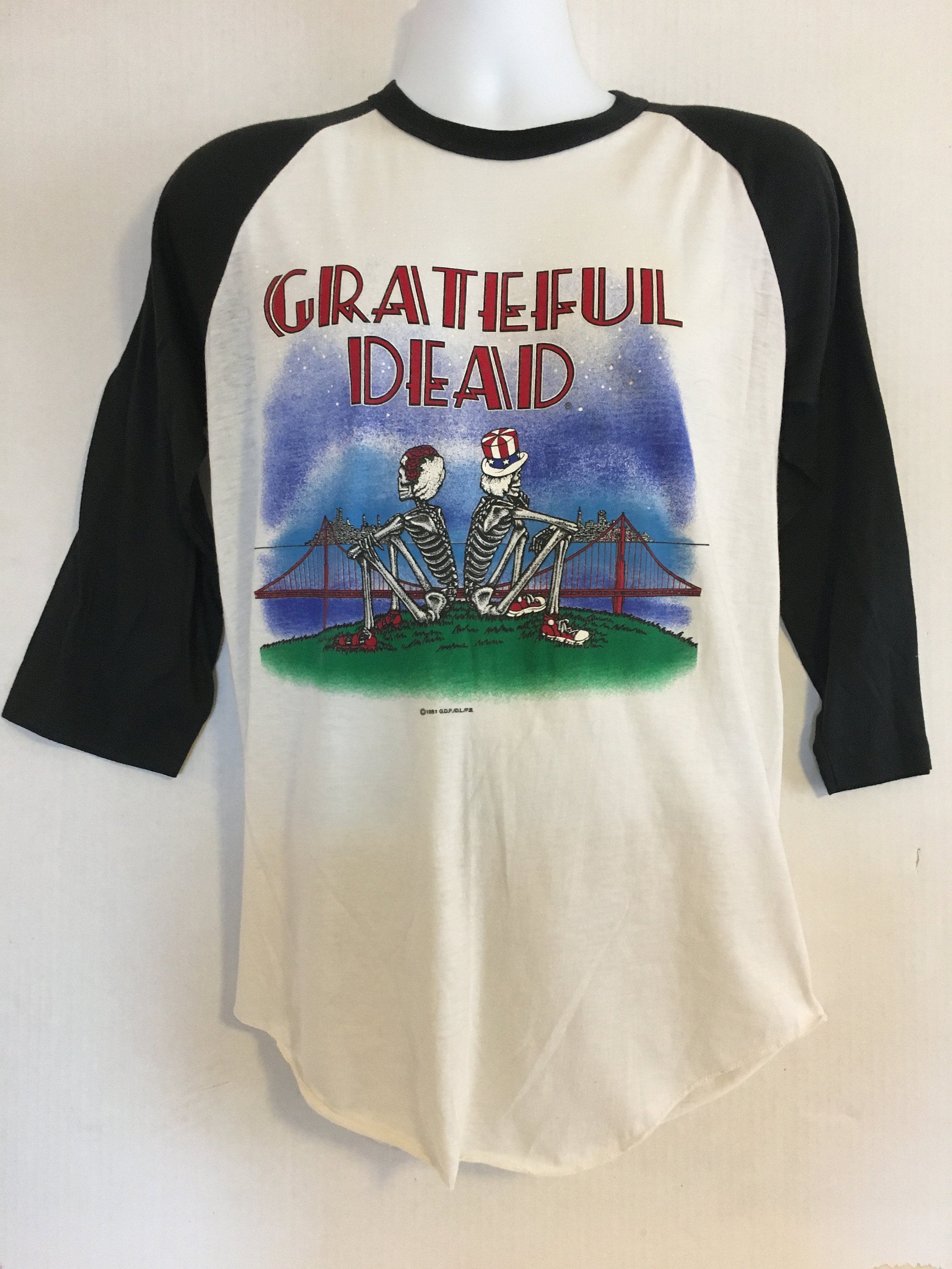 Grateful Dead 1981 Tシャツ ビンテージ　　鬼フェード　　 B Vintage Grateful Dead 1981 Unworn Jersey Golden Gate Bridge New