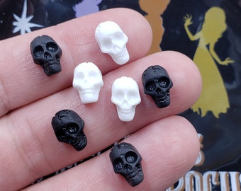 10PCS Kawaii 3D Skull Resin Charms: Halloween Nail Art Cabochons