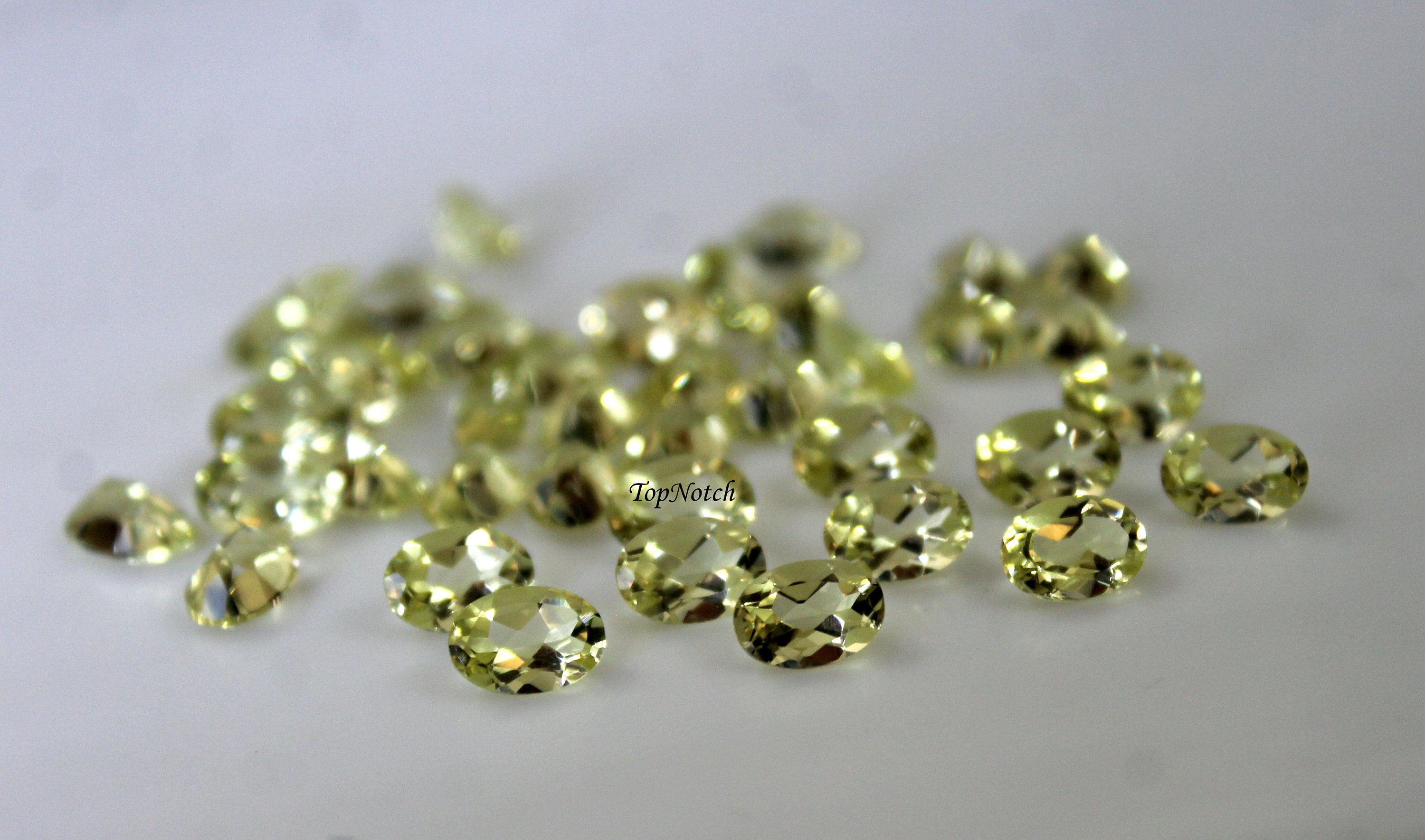 天然レモンクォーツ宝石：3 x 5 mmオーバルファセットルースクォーツ