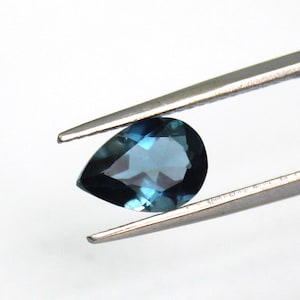 7x10MM Pear Faceted Natural London Blue Topaz Loose Gemstone