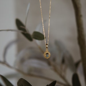 MINI MESA LABRADORITE CHARM NECKLACE