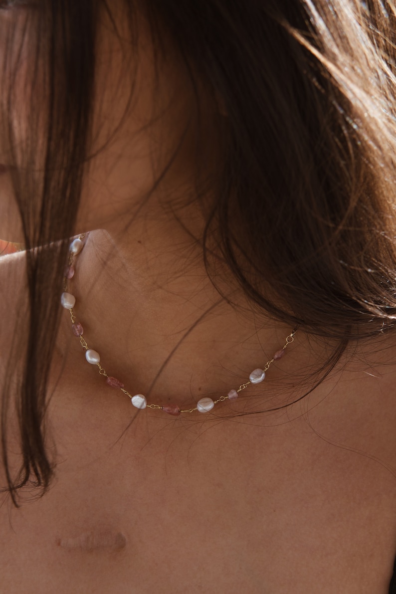 Gold-gefüllte Perlenkette Halskette The String of Pearls Perlen Halskette, Multi-Perlen Halskette, Gold Halskette, Gold Schmuck Bild 8