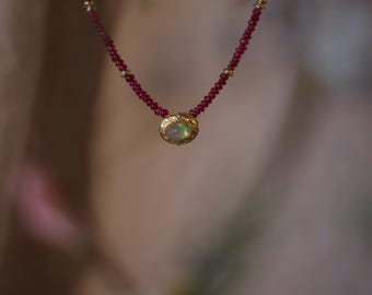 Roze toermalijn ketting, opalen ketting, vergulde choker, ketting met edelstenen kralen, choker van 38 cm, geboortesteen van oktober cadeau