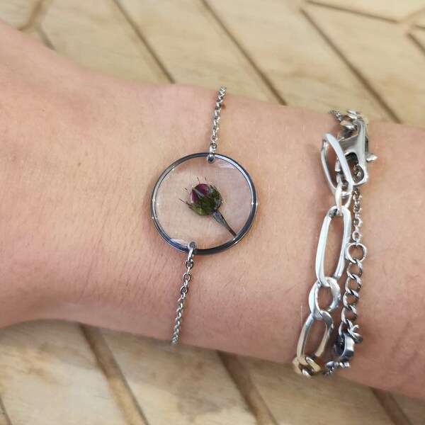 Bracelet pendentif rond avec bouton de roses naturelle séchée