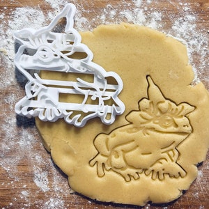 Frog in floral hat cookie cutter, Realistic cookie cutters, baby shower favor, fondant clay cutter, Gift for mom, First birthday idea