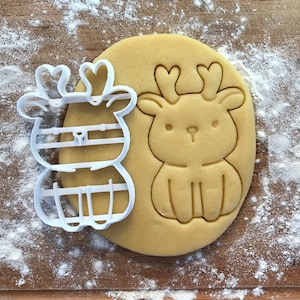 Deer cookie cutter, Deer biscuits, Forest baby shower, Woodland theme, Kids party ideas,  DIY wedding favors, Gift gifts present