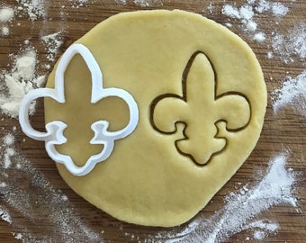 Fleur de lis cookie cutter, Flower of the lily, flower cookie cutter, Polymer clay Cutter, Fondant cutter, Jewelry cutter, Earring cutter